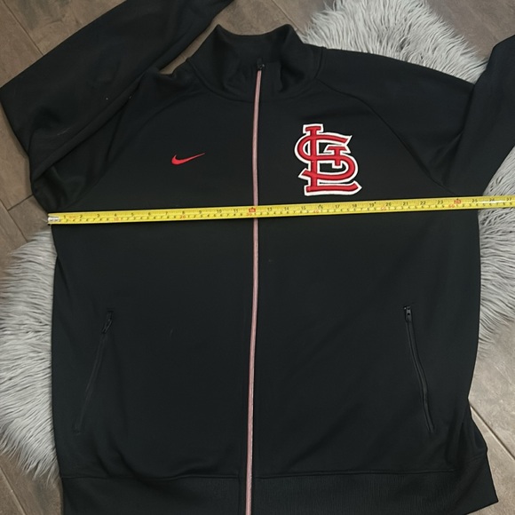 Men, St. Louis Cardinals Nikes zip up sweatshirt - Picture 16 of 17